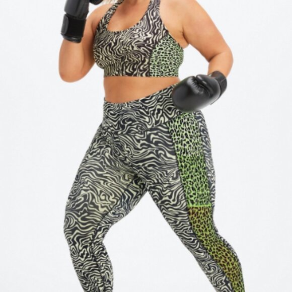 Fabletics PowerHold High-Waisted Legging + Medium Impact Sports Bra Set - Picture 6 of 11